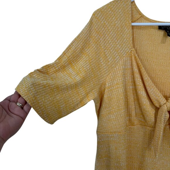 Jessica Simpson Womens Yellow Textured Knot Front Top SZ 2X Short Sleeve Stretch - Picture 8 of 12